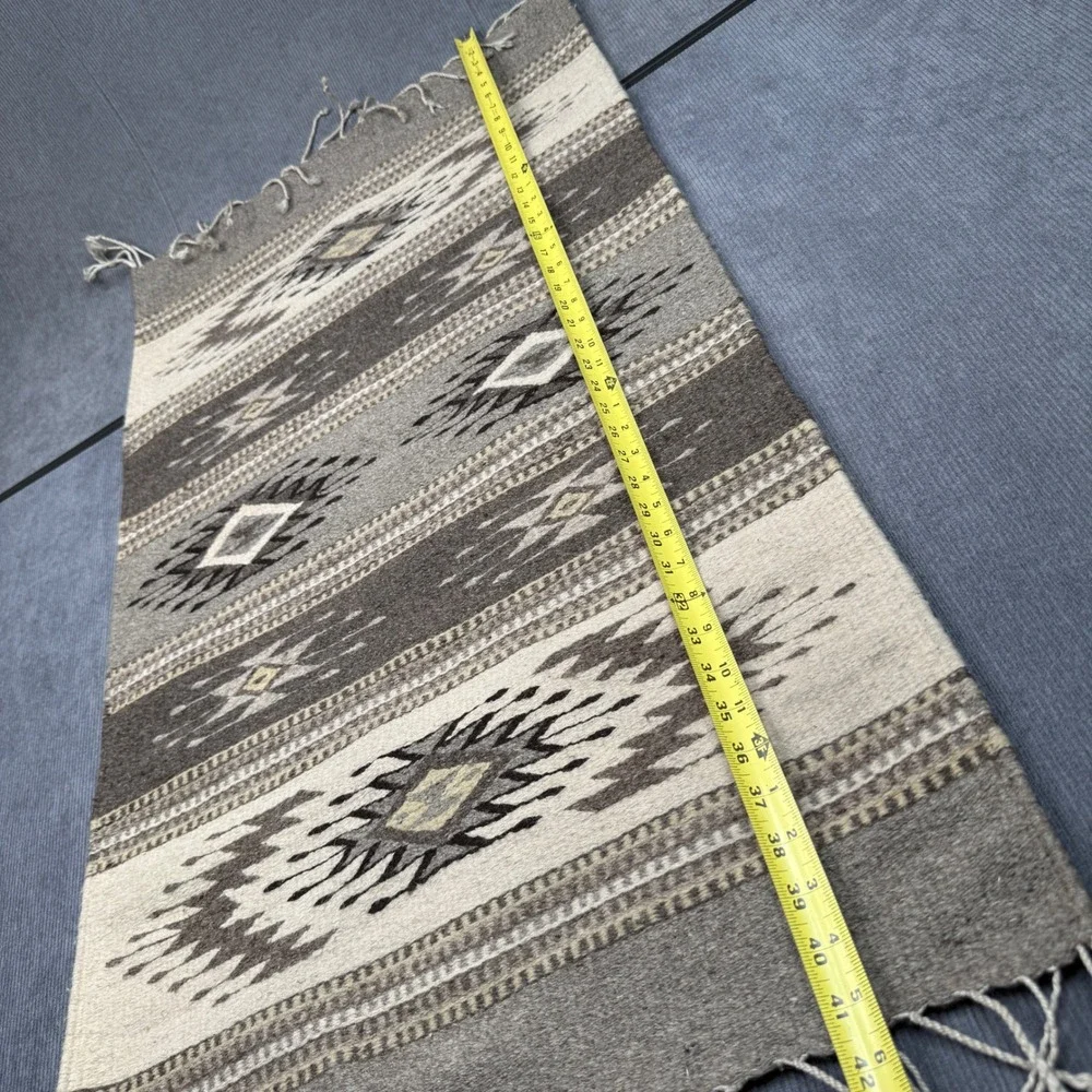 Vintage Mexican Handwoven Wool Rug Grey Cream Geometric Diamond Runner 24x42